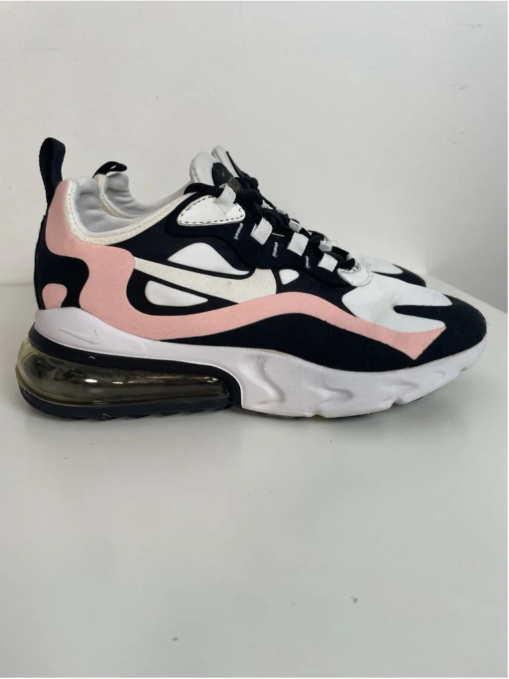 Nike Air Max 270 React Sneakers Women’s Size 7 Bleached Coral Black White